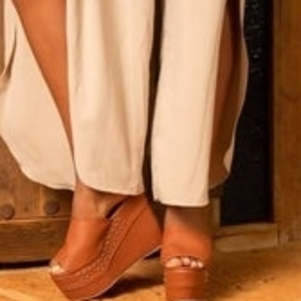 Elegant Brown Platform Sandals